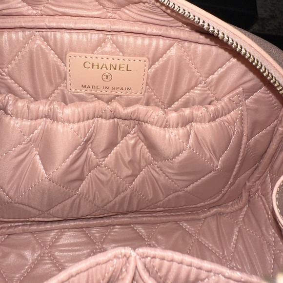 Chanel Caviar Leather Curved Classic Case in Blush - Picture 10 of 16